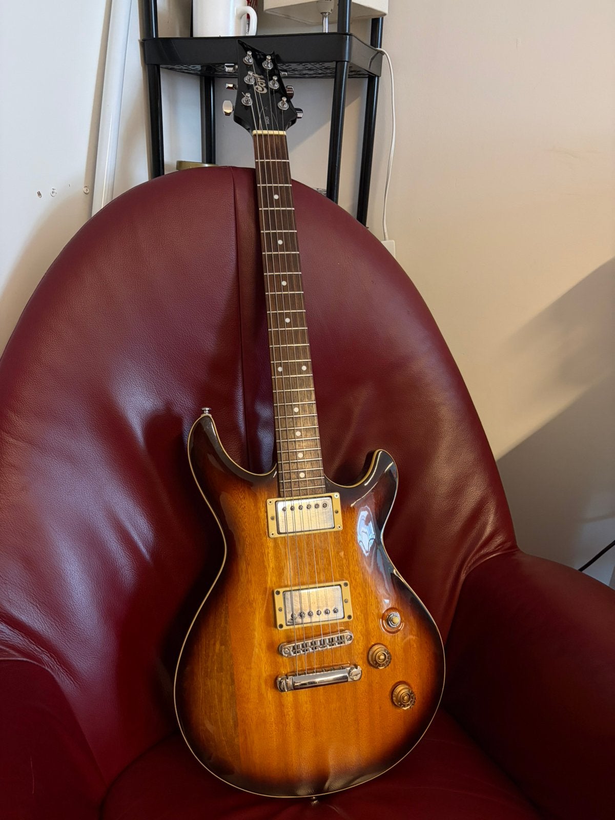 Cort M520 Electric Guitar – Tobacco Burst, Muziek en Instrumenten, Ophalen of Verzenden, Zo goed als nieuw, Solid body, Overige merken