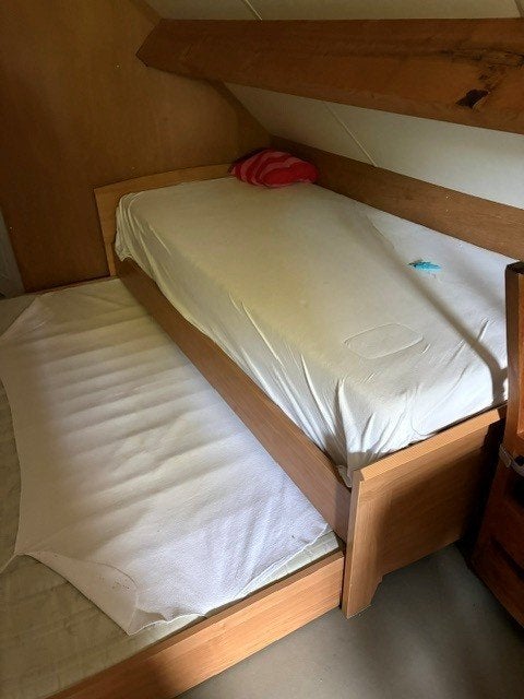 Mooi 1 persoons bed met extra onderslaapplek / opbergruimte, Huis en Inrichting, Ophalen, 100 cm, Eenpersoons, Bruin