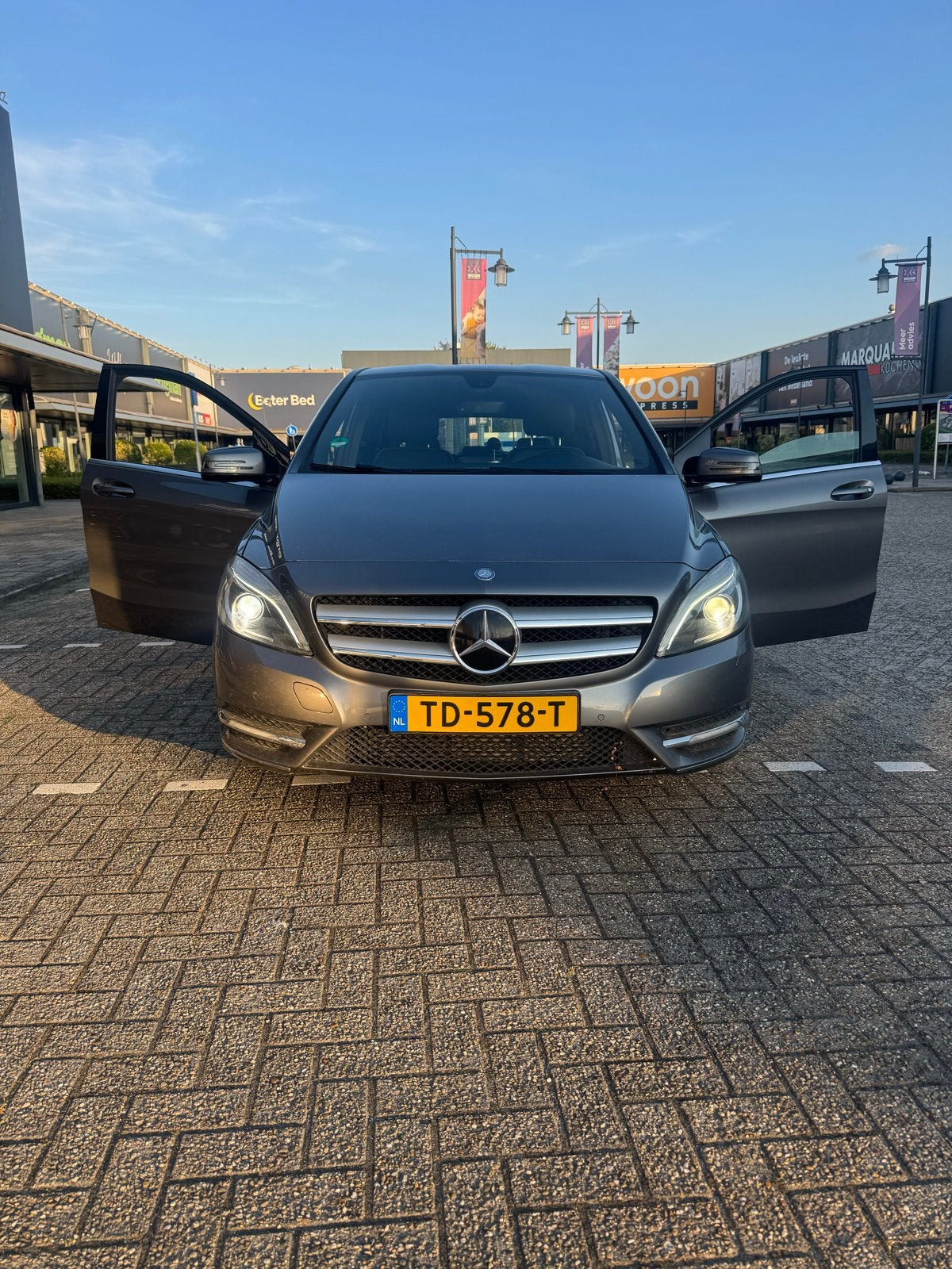 Mercedes-Benz B-Klasse 1.6 B180 5DRS Blue EFF 2012 Grijs, Auto's, Voorwielaandrijving, 1295 kg, 4 cilinders, 122 pk