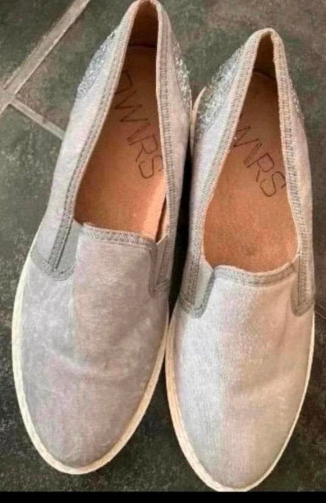 DWRS NIEUWE LOAFERS ,GRIJS met GLITTER…MAAT 40 …MOOI!!!, Kleding | Dames, Instappers, Nieuw, Ophalen of Verzenden, Grijs