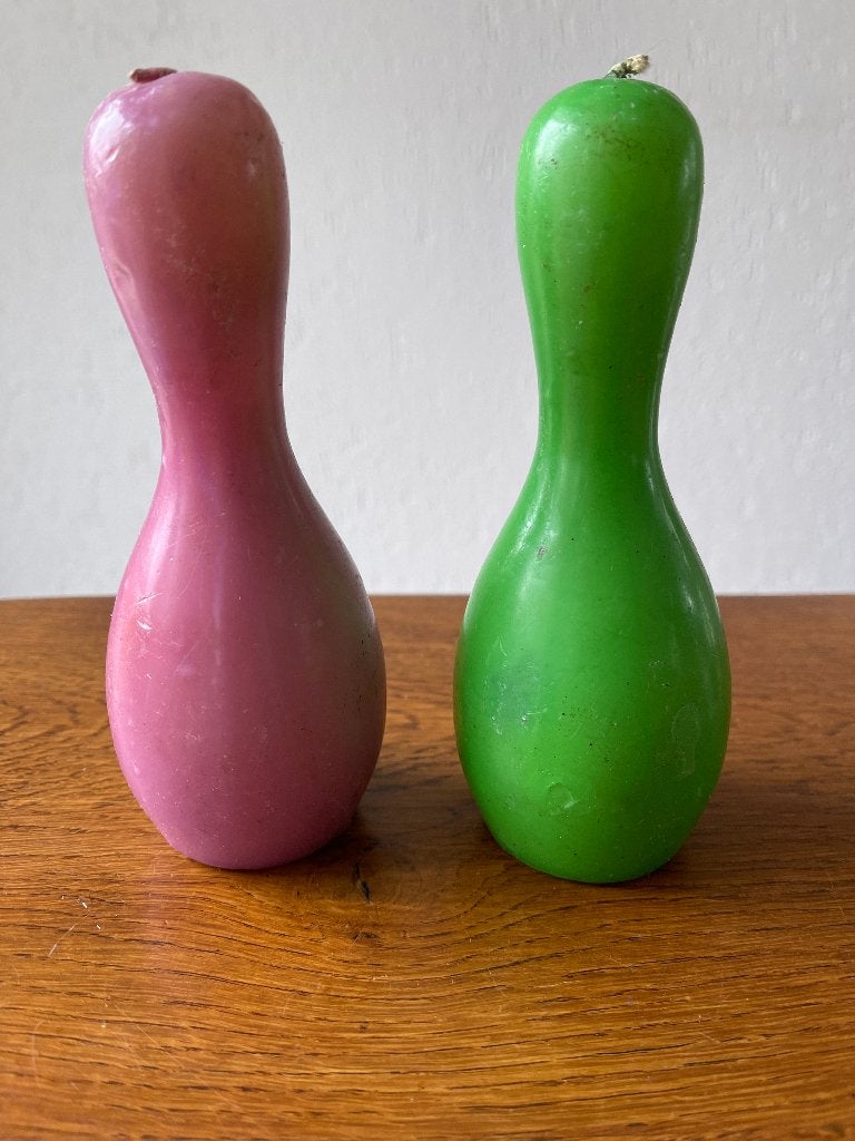 2 Kaarsen "Kegels" Kleuren: Groen Paars/Roze Nieuw Jaren 70, Ophalen of Verzenden, Nieuw, Groen, Kaars