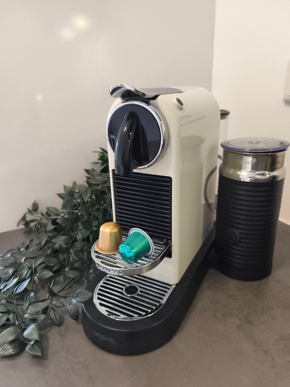 Nespresso Magimix Inissia met Aeroccino 3 melkopschuimer, Ophalen, Gebruikt, Espresso apparaat, 1 kopje