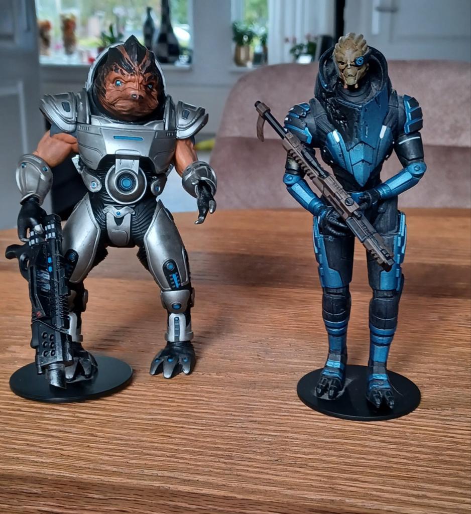 Mass effect 3; Garrus Vakarian en Krogan Krogan 17-inch, Ophalen of Verzenden, Zo goed als nieuw, Overige soorten, Figuurtje(s)