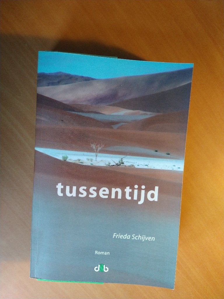 Schijven, Frieda. Tussentijd, Ophalen of Verzenden, Zo goed als nieuw
