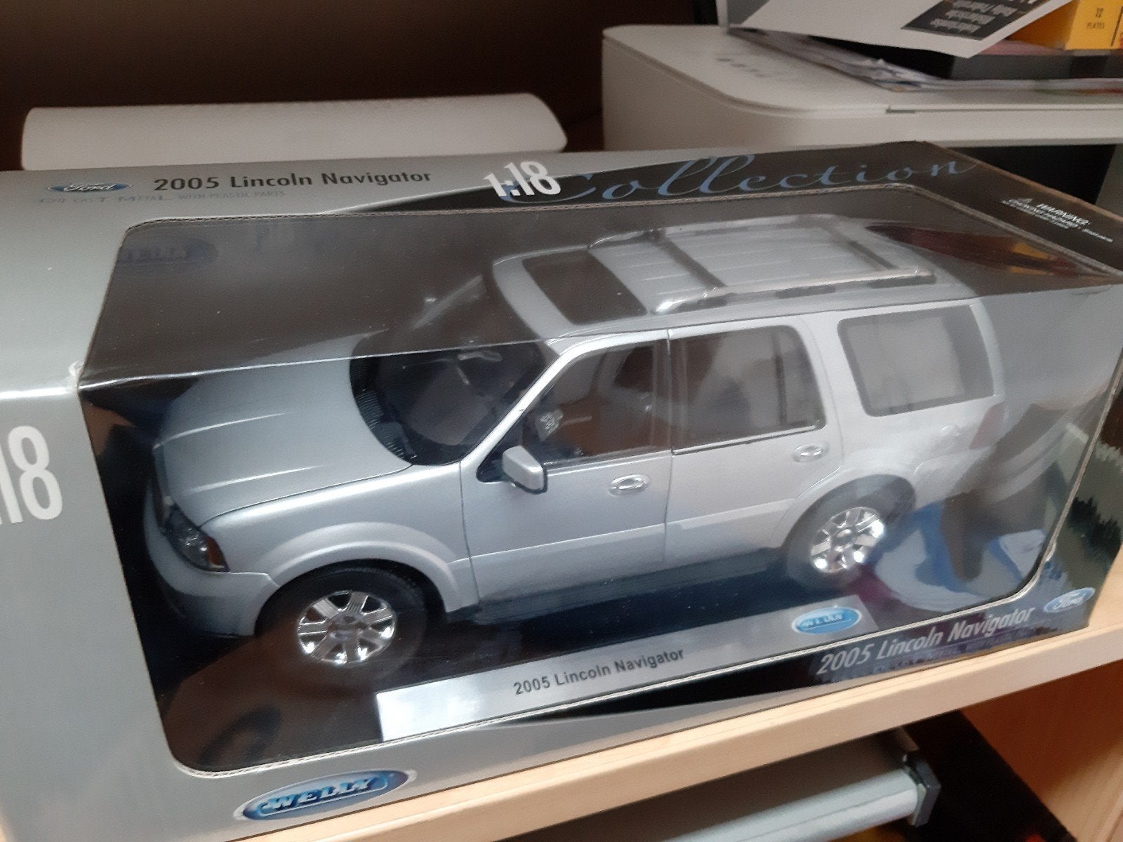 Lincoln Navigator SUV 2005 1:18, Hobby en Vrije tijd, Modelauto's | 1:18, Ophalen of Verzenden, Nieuw, Auto, Welly