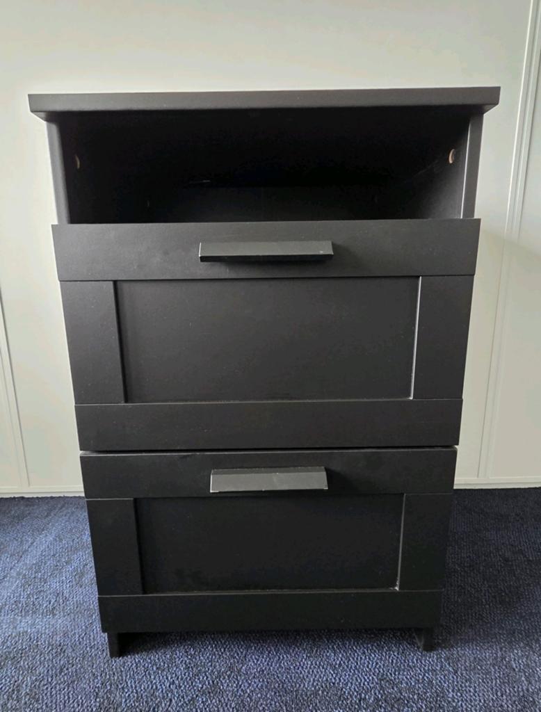 IKEA Brimnes nachtkastje zwart met 2 ruime lades, Huis en Inrichting, Ophalen, Zo goed als nieuw, 45 tot 65 cm, 70 cm of meer