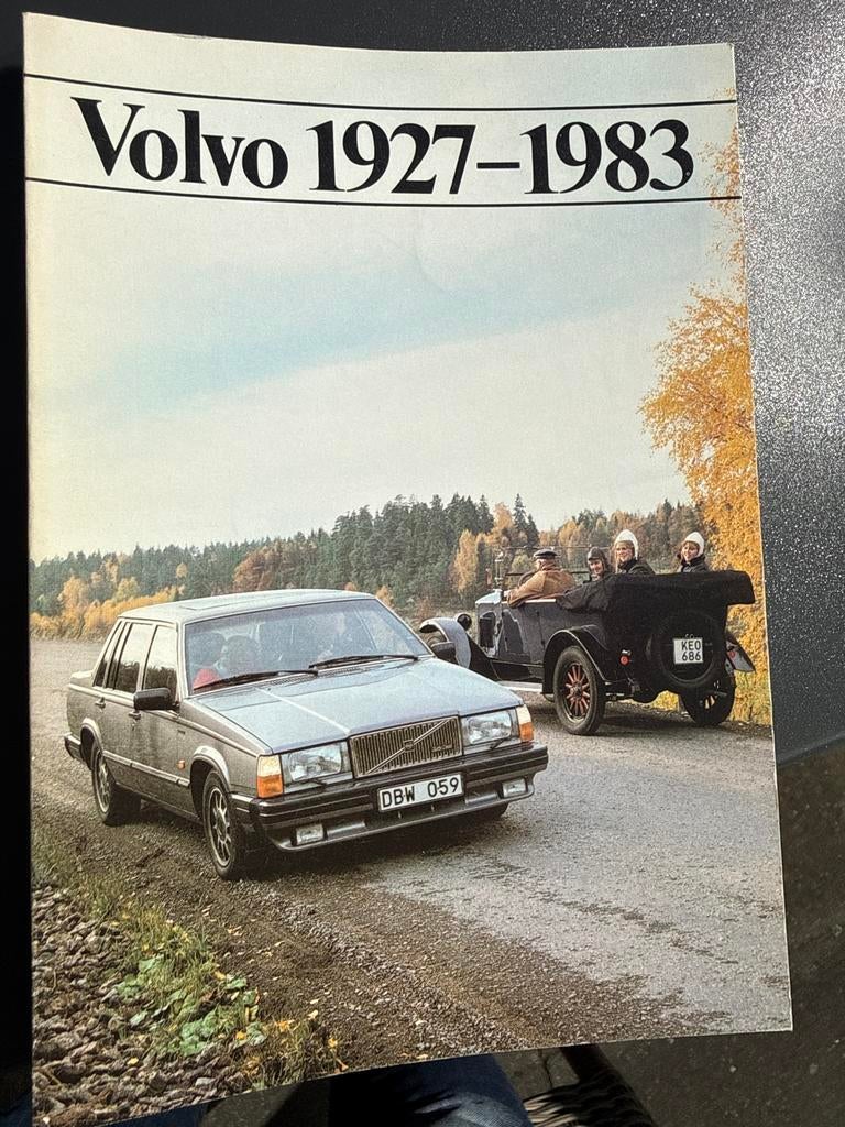 Boekje Volvo 1927-1983, Ophalen of Verzenden, Gelezen, Volvo