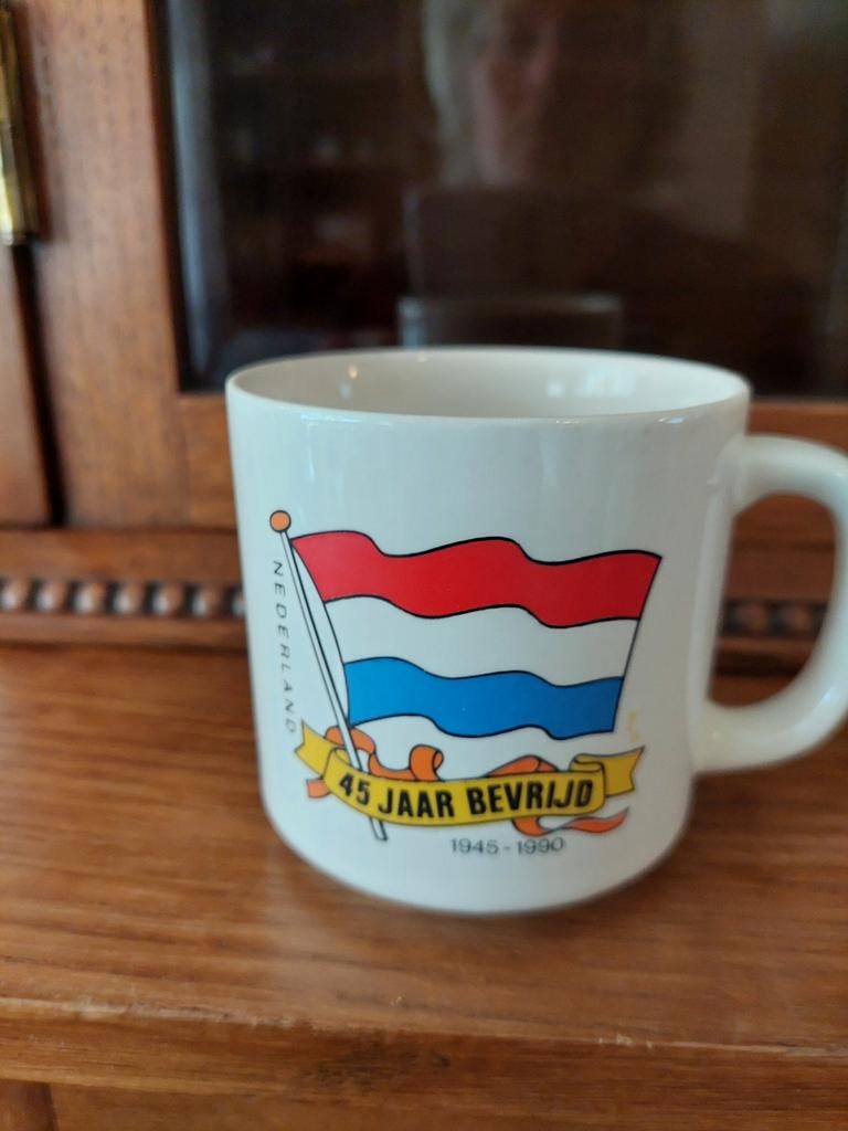 Koningshuis jubilea bekers, Ophalen, Zo goed als nieuw