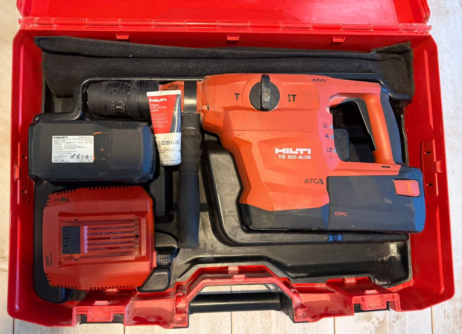 Hilti TE 60-A36 Accu Boorhamer 2 Accu’s, Beitels in Koffer, Doe-het-zelf en Verbouw, Gereedschap | Boormachines, Ophalen, 600 watt of meer