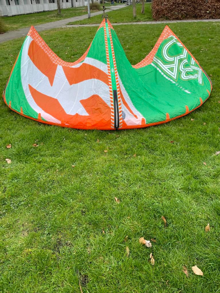 F-One Bandit 2015 set met 7, 9, 12m kites met 2x bar, Ophalen, Gebruikt, 9 m², Bar