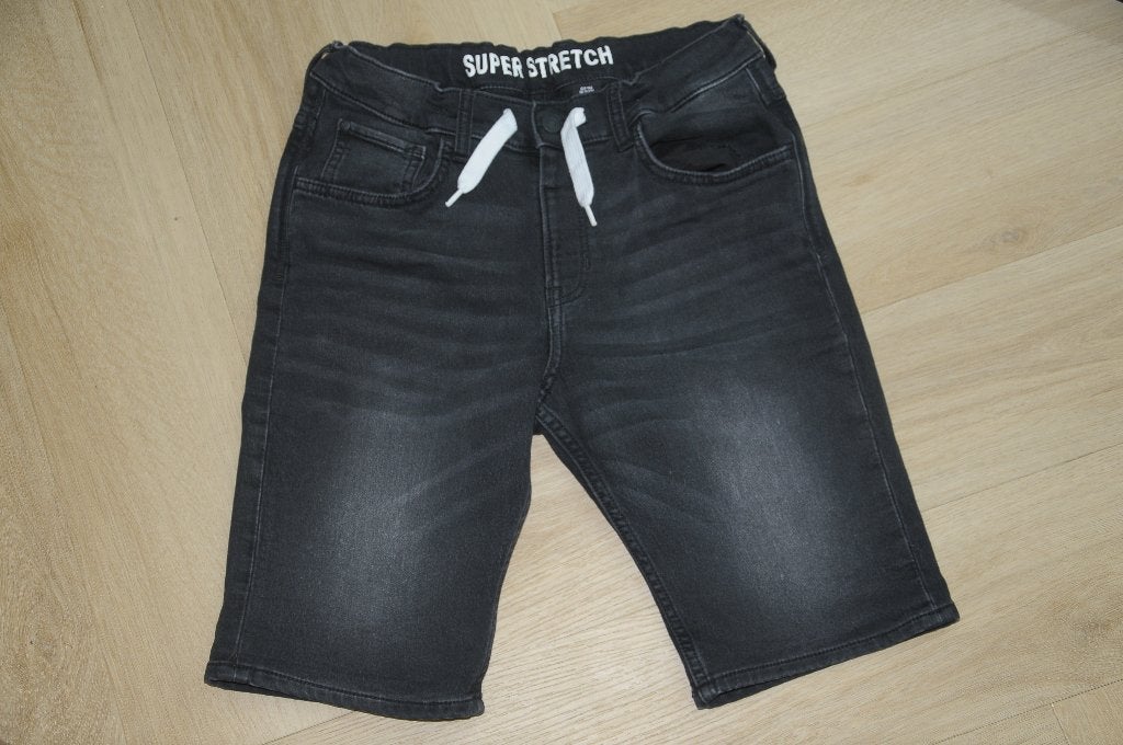 Zwarte korte spijkerbroek van H&M, maat 158, ZGAN!!, Kinderen en Baby's, Kinderkleding | Maat 158, Broek, H&M, Ophalen of Verzenden