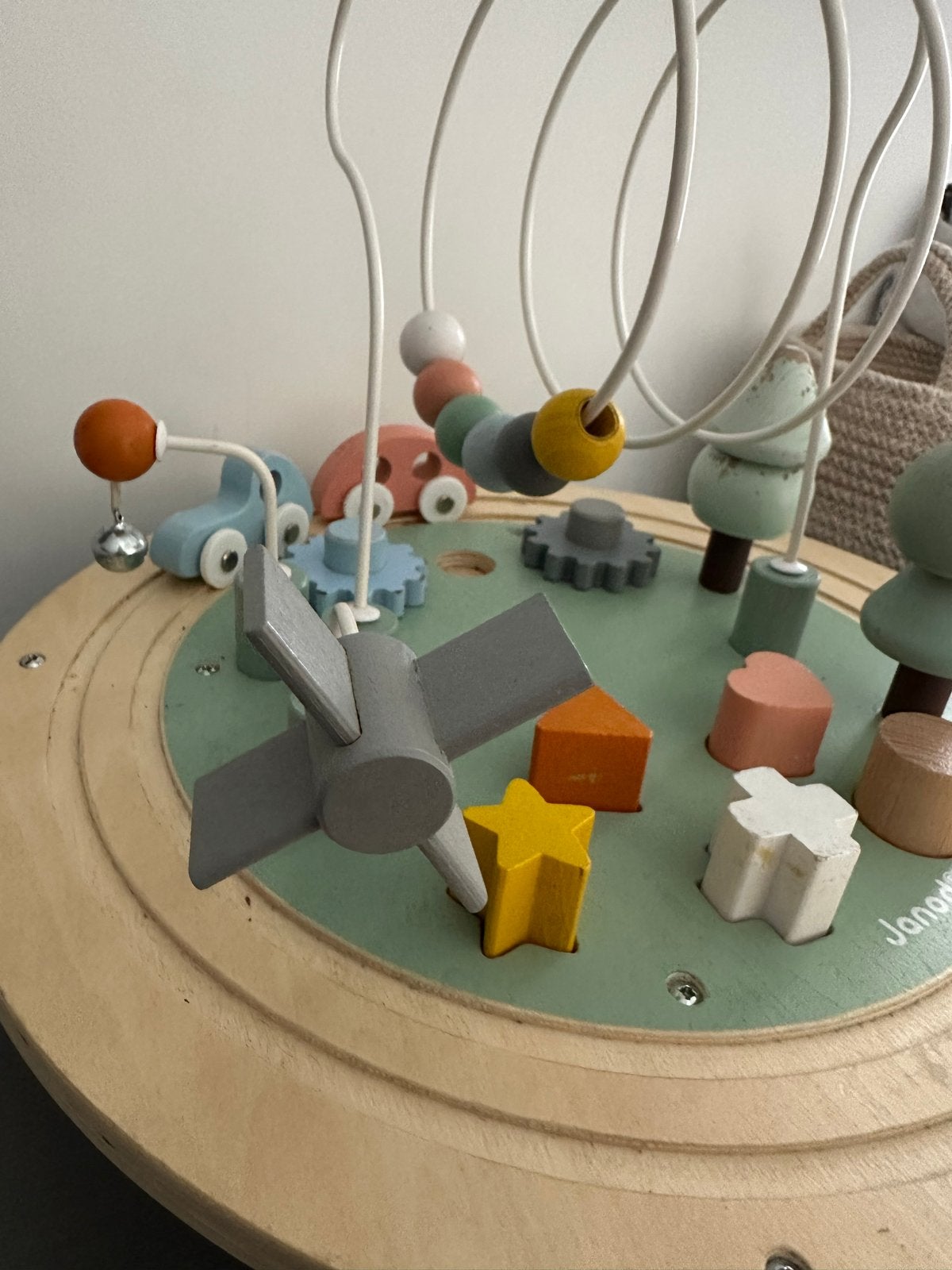 Janod Houten Activiteitentafel met Kralenframe, Kinderen en Baby's, Ophalen of Verzenden, Gebruikt, Overige typen