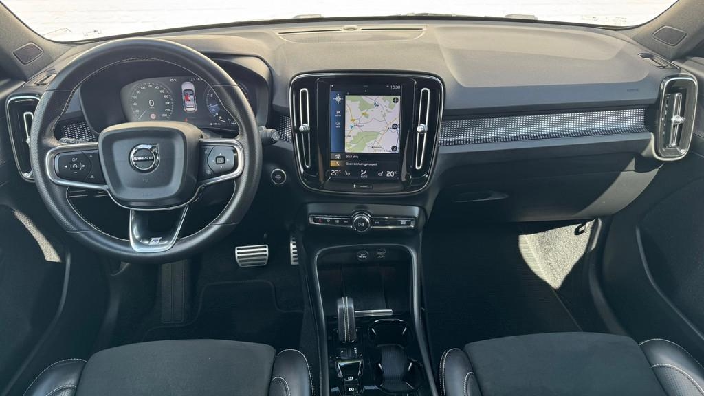 Volvo XC40 2.0 T4 AWD Inscription R-Design Pano Camer carpla, Wit, 14 km/l, Bedrijf, Vierwielaandrijving