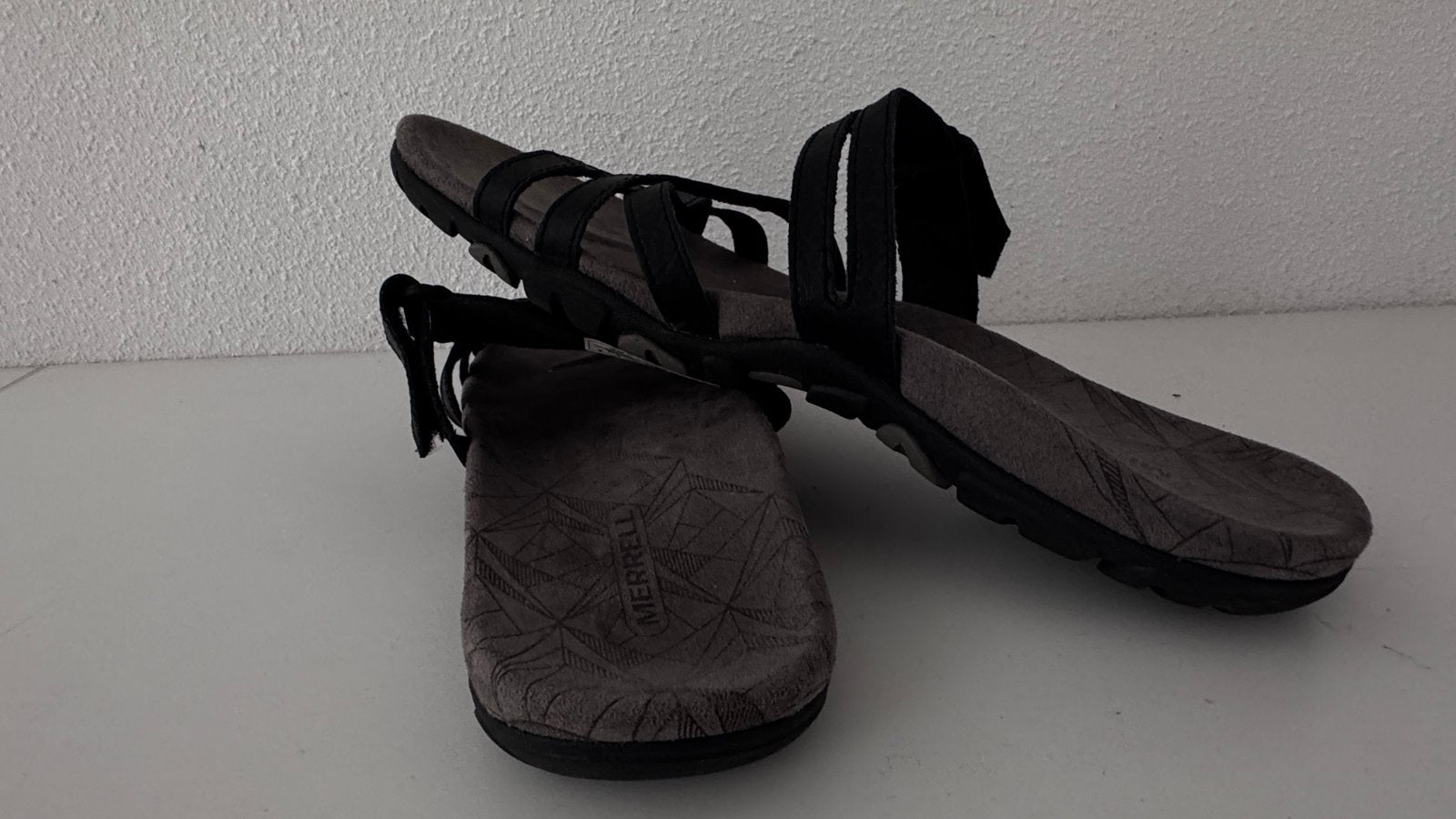Zwarte leren slippers Merrell maat 40, Ophalen of Verzenden, Zo goed als nieuw, Zwart