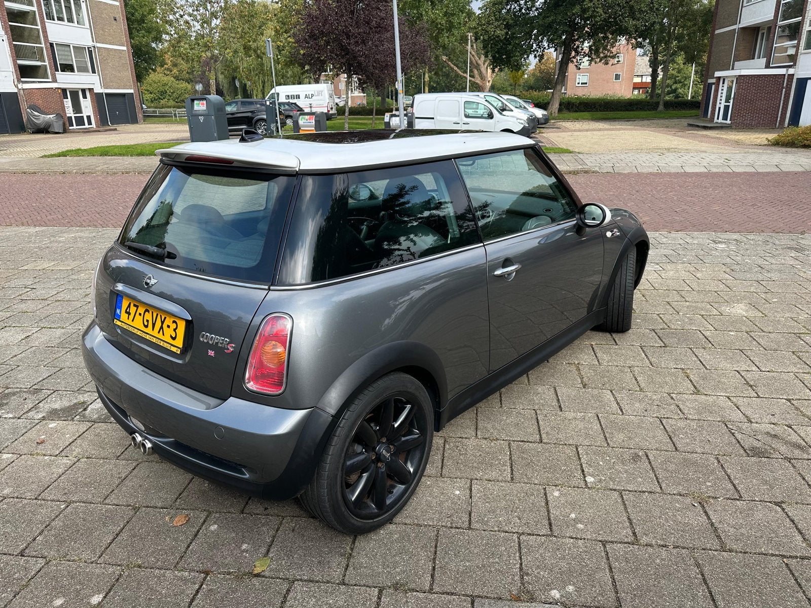 Mini 1.6 16V Cooper S 120KW 2002 Grijs, Auto's, Mini, Voorwielaandrijving, 4 cilinders, 4 stoelen, 163 pk