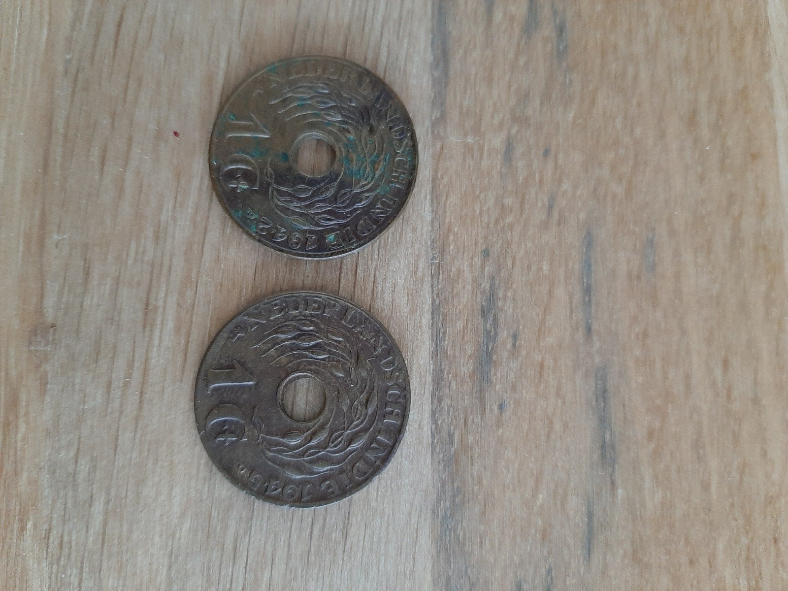 2x 1 Cent Nederlands-Indië 1945, Postzegels en Munten, Munten | Nederland, Ophalen of Verzenden, Koningin Wilhelmina, 1 cent, Losse munt