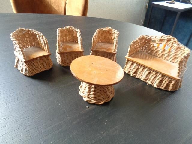 Rieten stoelen, bank, tafel voor poppenhuis of poppen., Ophalen of Verzenden