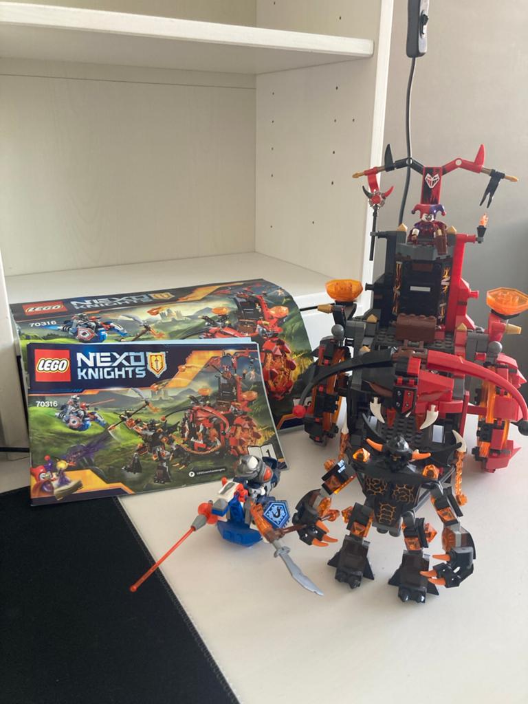 LEGO NEXO KNIGHTS Jestro’s Evil Mobile (70316) compleet, Gebruikt, Overige thema's, Lego, Ophalen of Verzenden