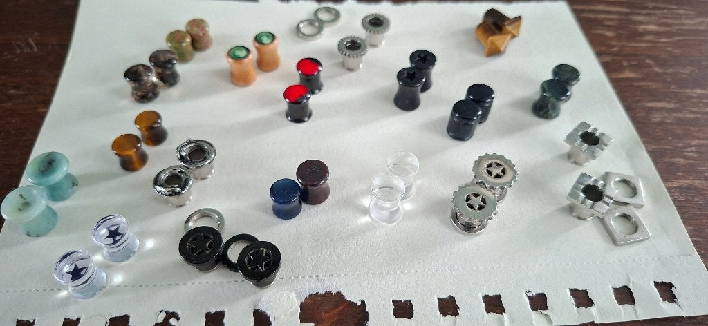 Oorplugs 8mm lot, Ophalen of Verzenden, Zo goed als nieuw, Overige materialen