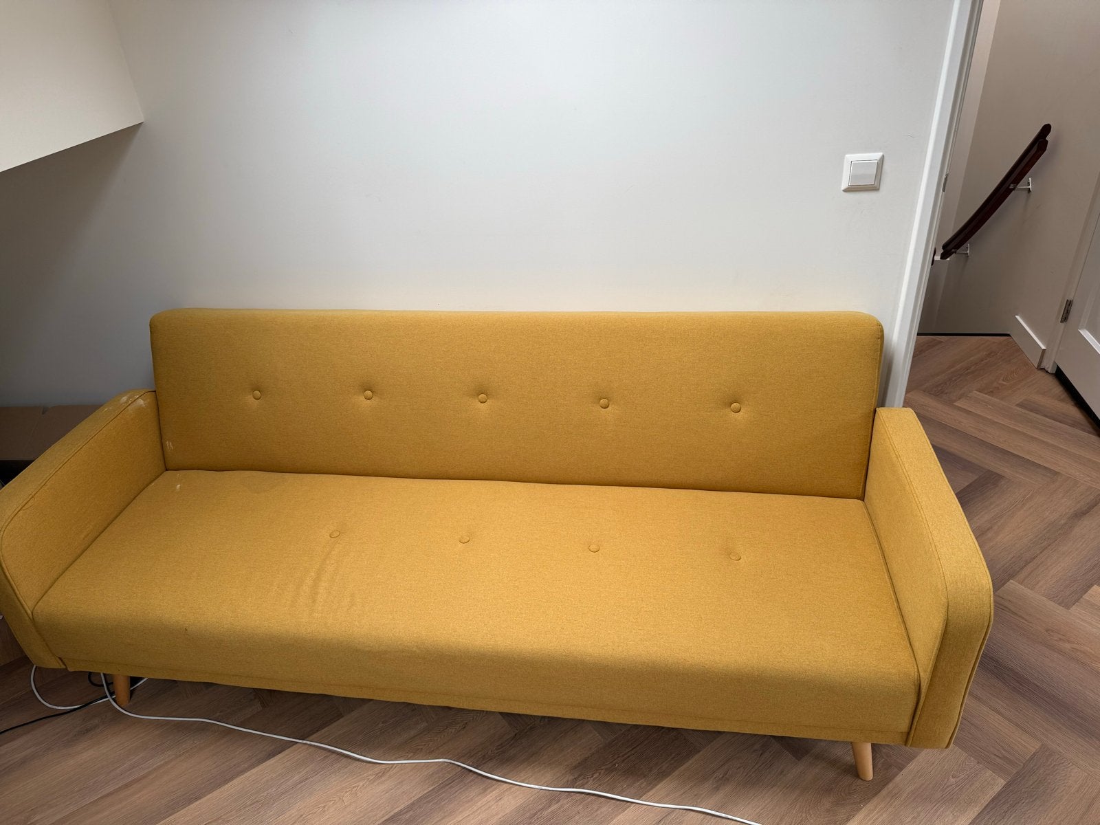 OkerGele slaapbank met gebruikssporen - gratis, Huis en Inrichting, Banken | Bankstellen, Ophalen, Gebruikt, Tweepersoons, 75 tot 100 cm