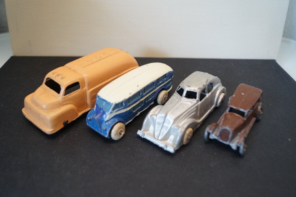 Opruiming 4 Antieke auto's Tootsietoys, Arcade en Hubley '35, Verzenden