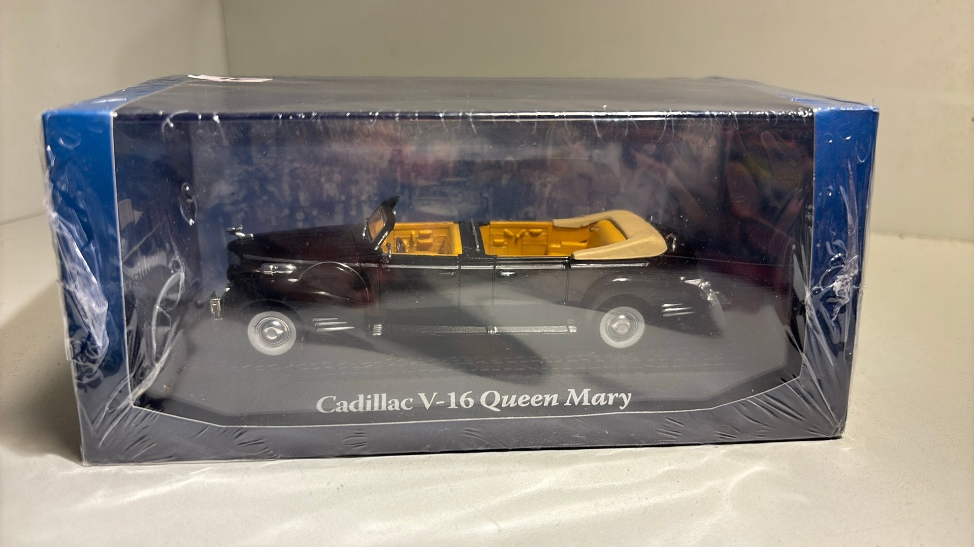 Cadillac v-16 queen mary atlas 1.43, Hobby en Vrije tijd, Modelauto's | 1:43, Overige merken, Auto, Ophalen of Verzenden, A