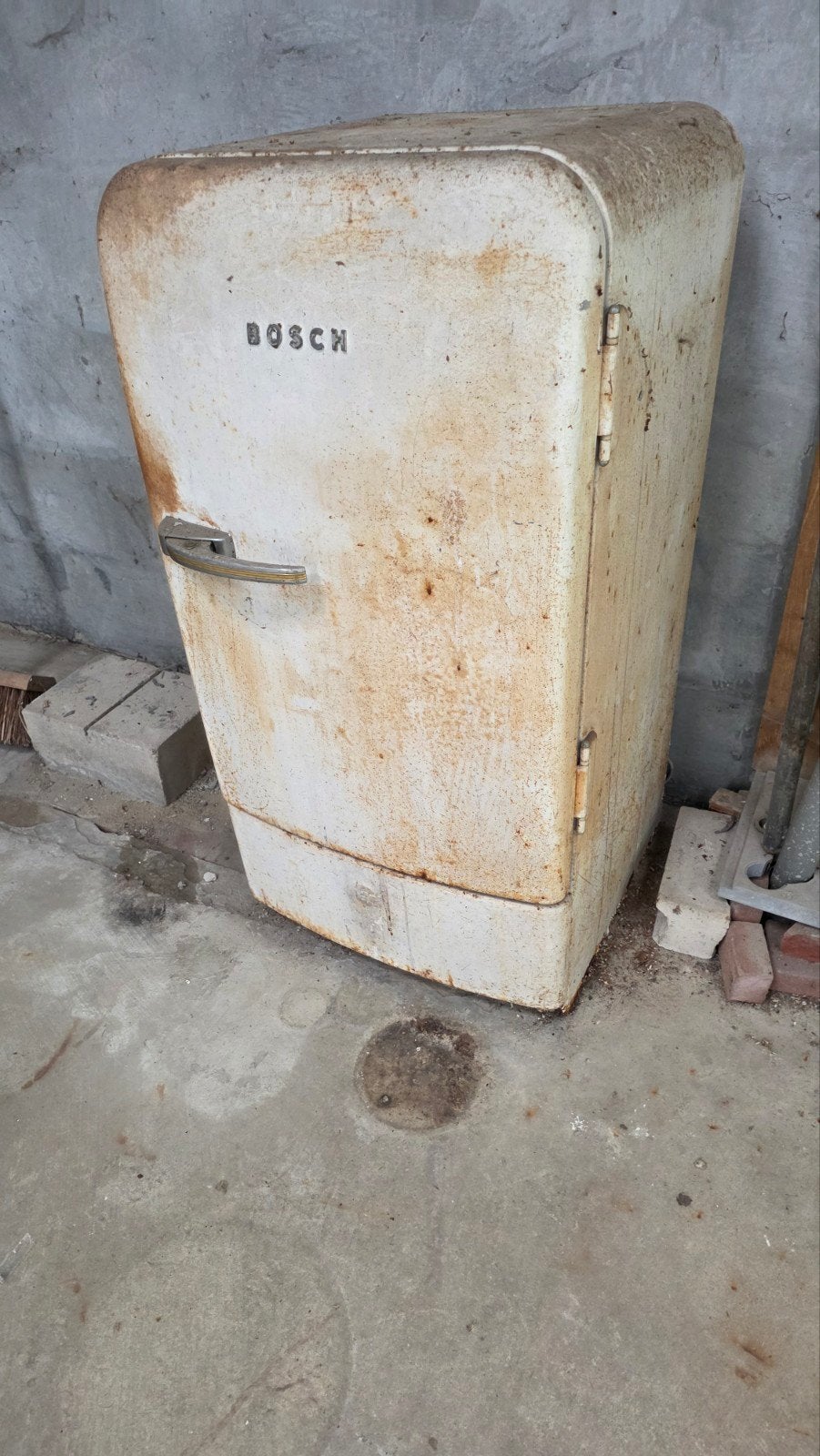 Oude Bosch koelkast - Decoratie/Onderdelen, Zonder vriesvak, 100 tot 150 liter, Niet werkend, 45 tot 60 cm