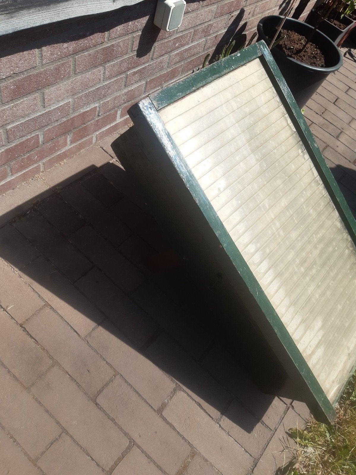zonnewassmelter met leiplaat, Bijen