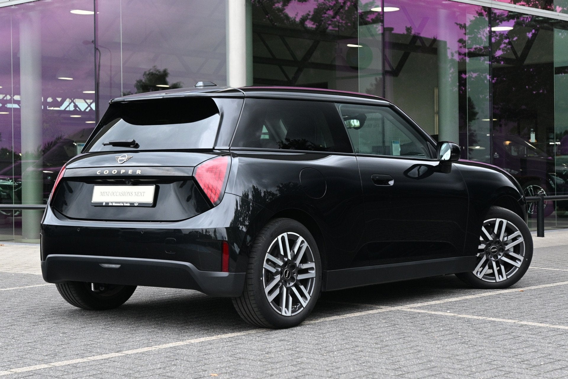 MINI Hatchback Cooper E / Classic / Pakket L / 17 inch Paral, Auto's, Dealer onderhouden, Stof, Gebruikt, Met garantie (alle)