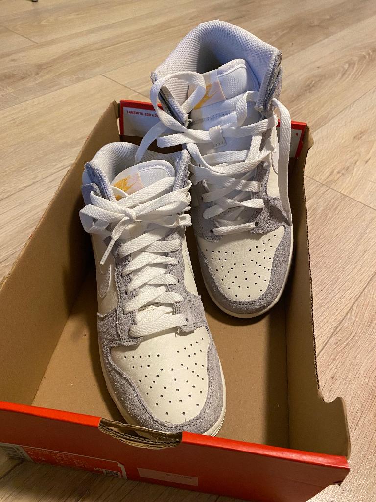Nike dunk hi retro maat 36, Ophalen, Overige kleuren, Nieuw, Sneakers of Gympen