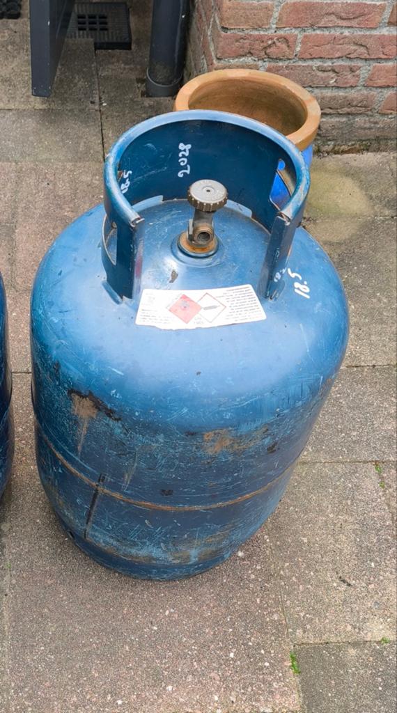 Lege gasfles, Ophalen