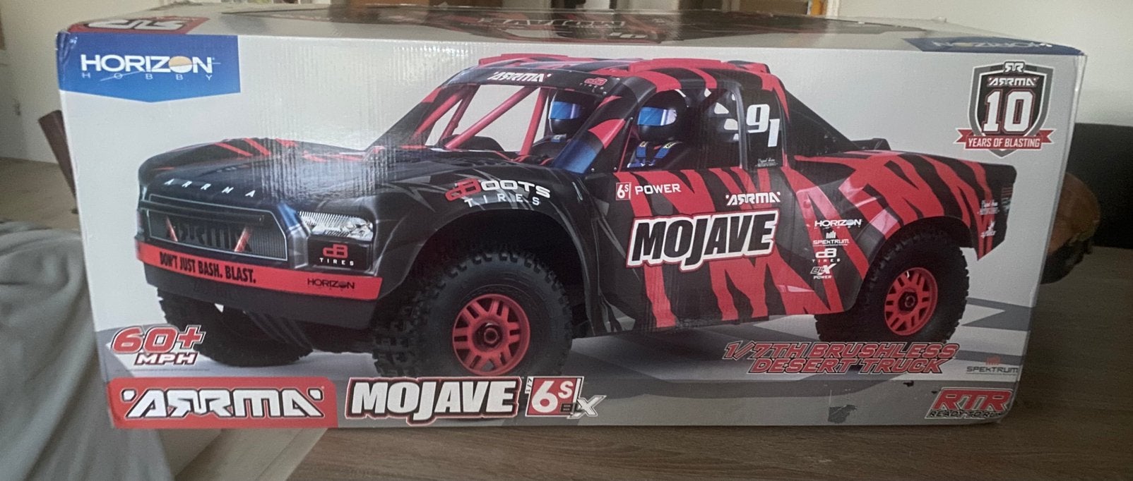 Arrma mojave 6s volledig gereviseerd, nieuwe body, banden et, Auto offroad, Zo goed als nieuw, RTR (Ready to Run), Overige schalen