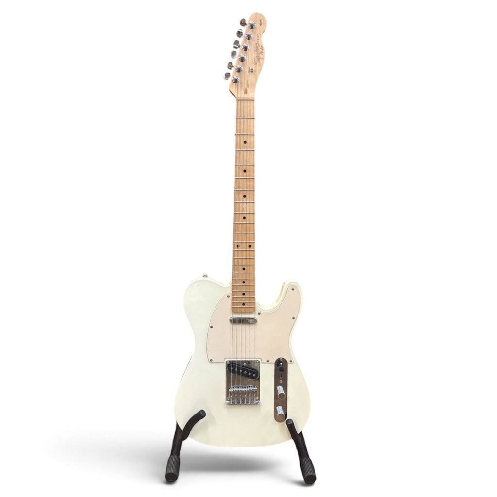 Fender Squier Telecaster Maple Fingerboard, Arctic White, Fender, Zo goed als nieuw, Support@fender.com, 17600 Catalina Street
Los Angeles, CA 90746
USA