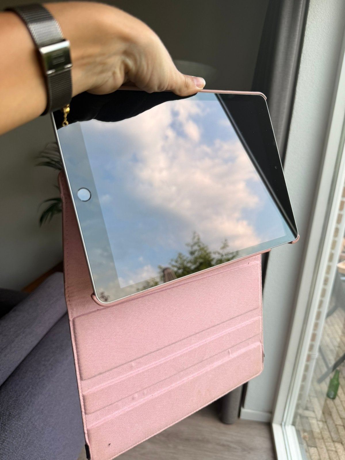 Ipad 9e generatie + roze hoes, Computers en Software, Apple iPads, 10 inch, Apple iPad, Ophalen of Verzenden, Zo goed als nieuw