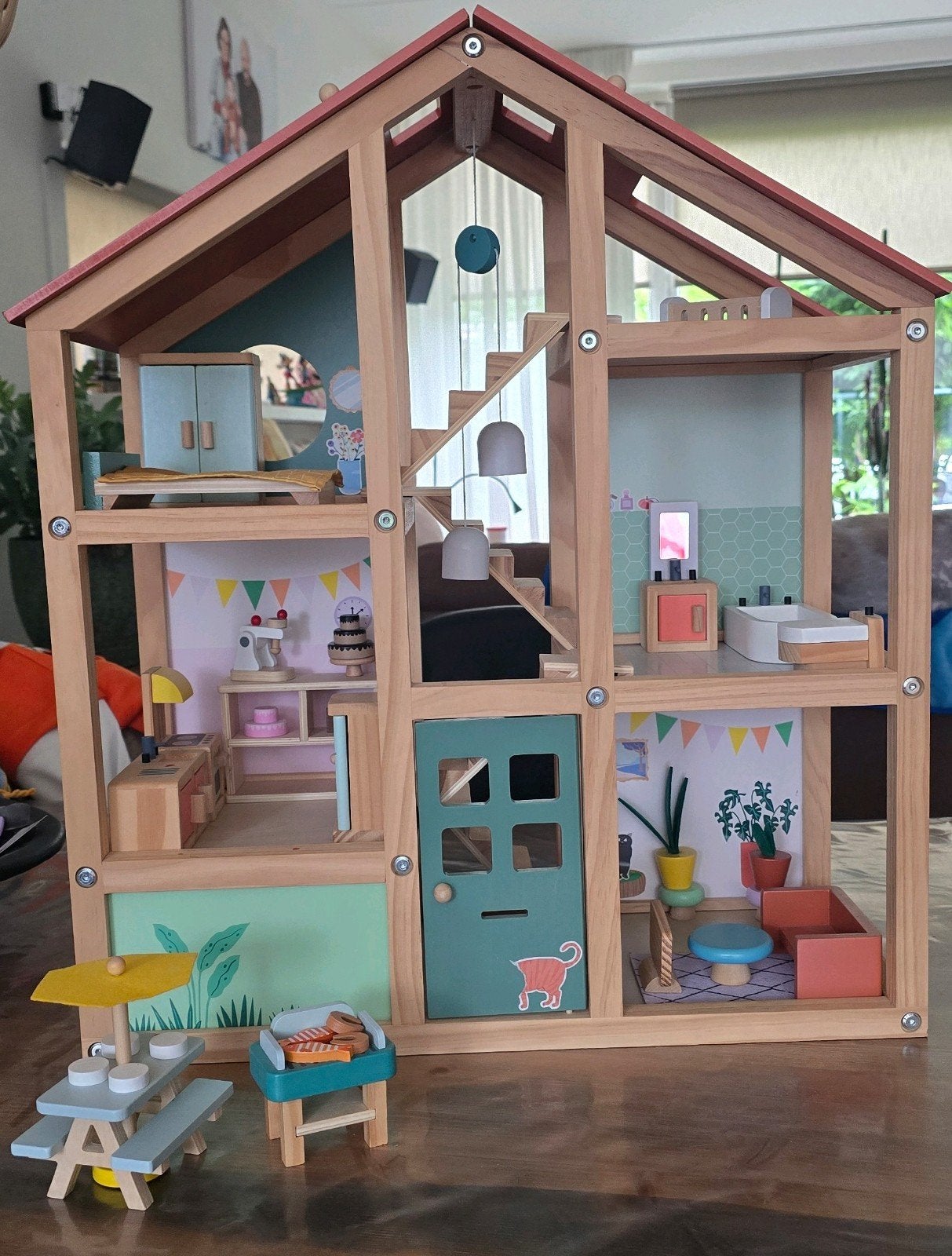 Houten poppenhuis van Hema met meubels, Ophalen, Zo goed als nieuw, Poppenhuis