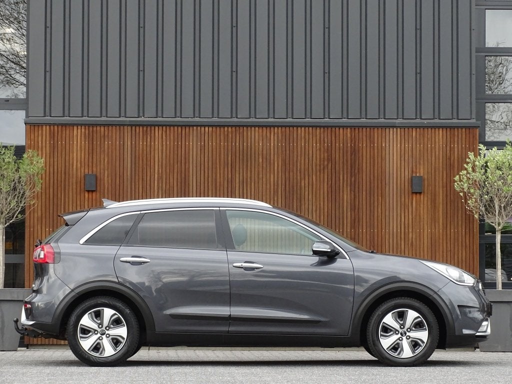 Foto 3 van Kia Niro 1.6 GDi 141PK automaat / luxe pakket / LED / *NAP*