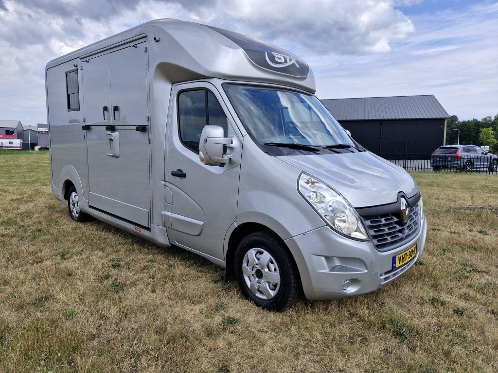 Foto 9 van Renault Master STX hengstuitvoering 2017 automaat vernieuwd!