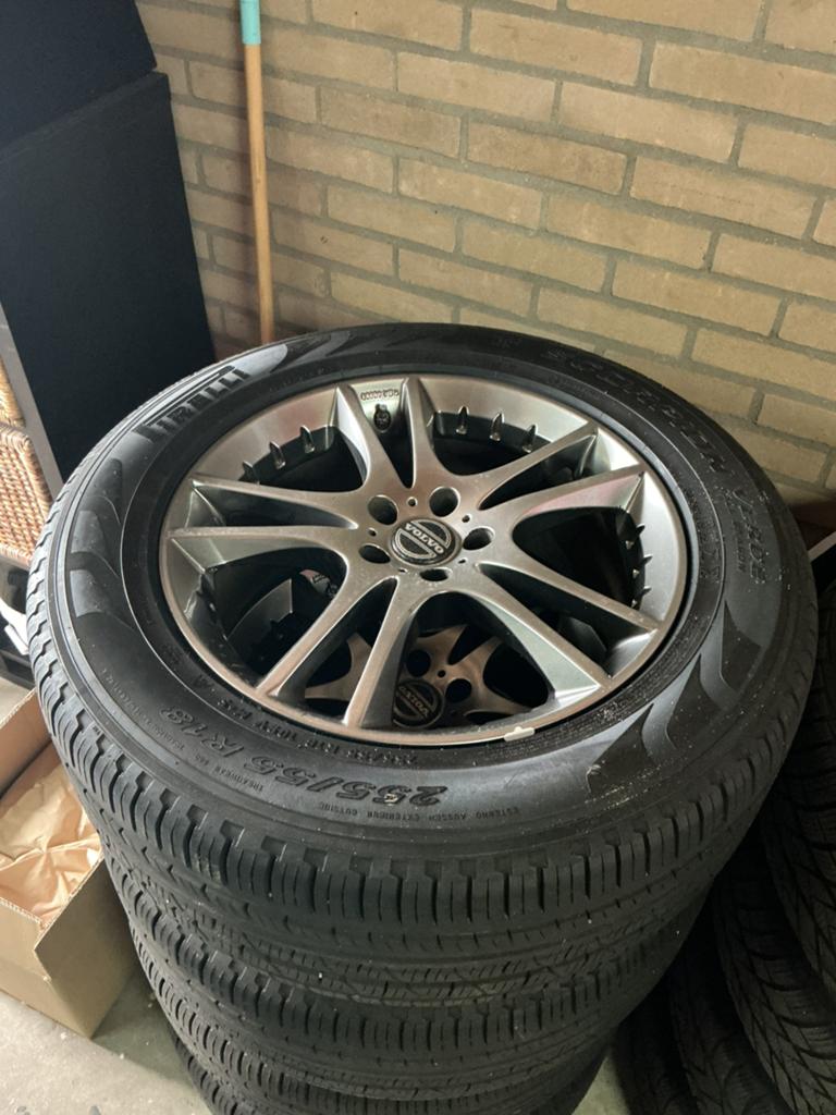 XC90 18 inch wielen met Pirelli all season banden, Auto-onderdelen, Ophalen, Gebruikt, Volvo