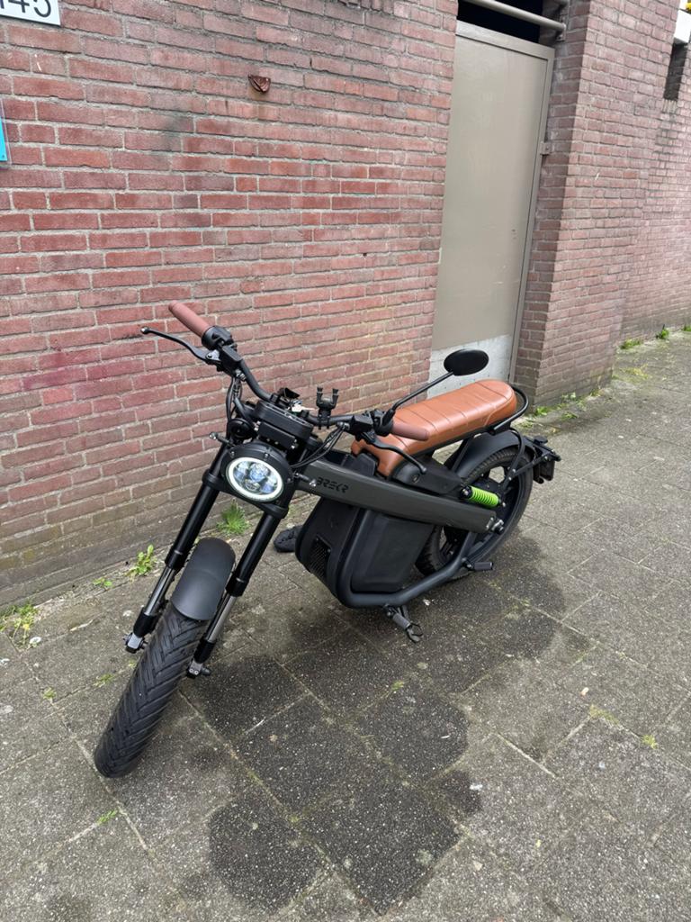 Complete Brekr B4000 - Elektrische Brommer (45 km/u), Fietsen en Brommers, Brommers | Overige merken, Ophalen, Gebruikt, Maximaal 45 km/u
