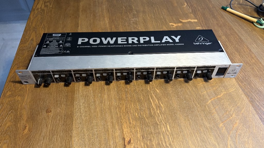 Behringer Powerplay HA8000 8-Kanaals Hoofdtelefoonversterker, Ophalen, Zo goed als nieuw, 5 tot 10 kanalen, Microfooningang
