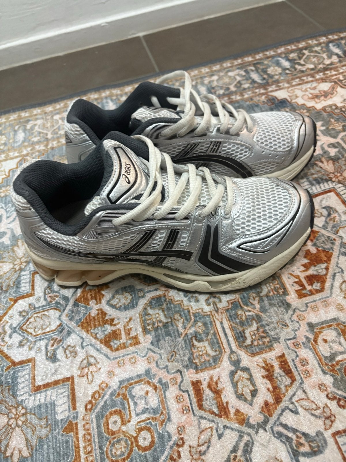 ASICS Gel-Kayano 14 sneakers - Zilver/Zwart - Maat 42, Ophalen, Zo goed als nieuw, Overige kleuren, Sneakers of Gympen