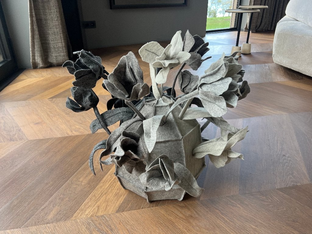 Tulip Vase Stone viltbloemen, Ophalen, Binnen, Natuurlijk materiaal, Zo goed als nieuw