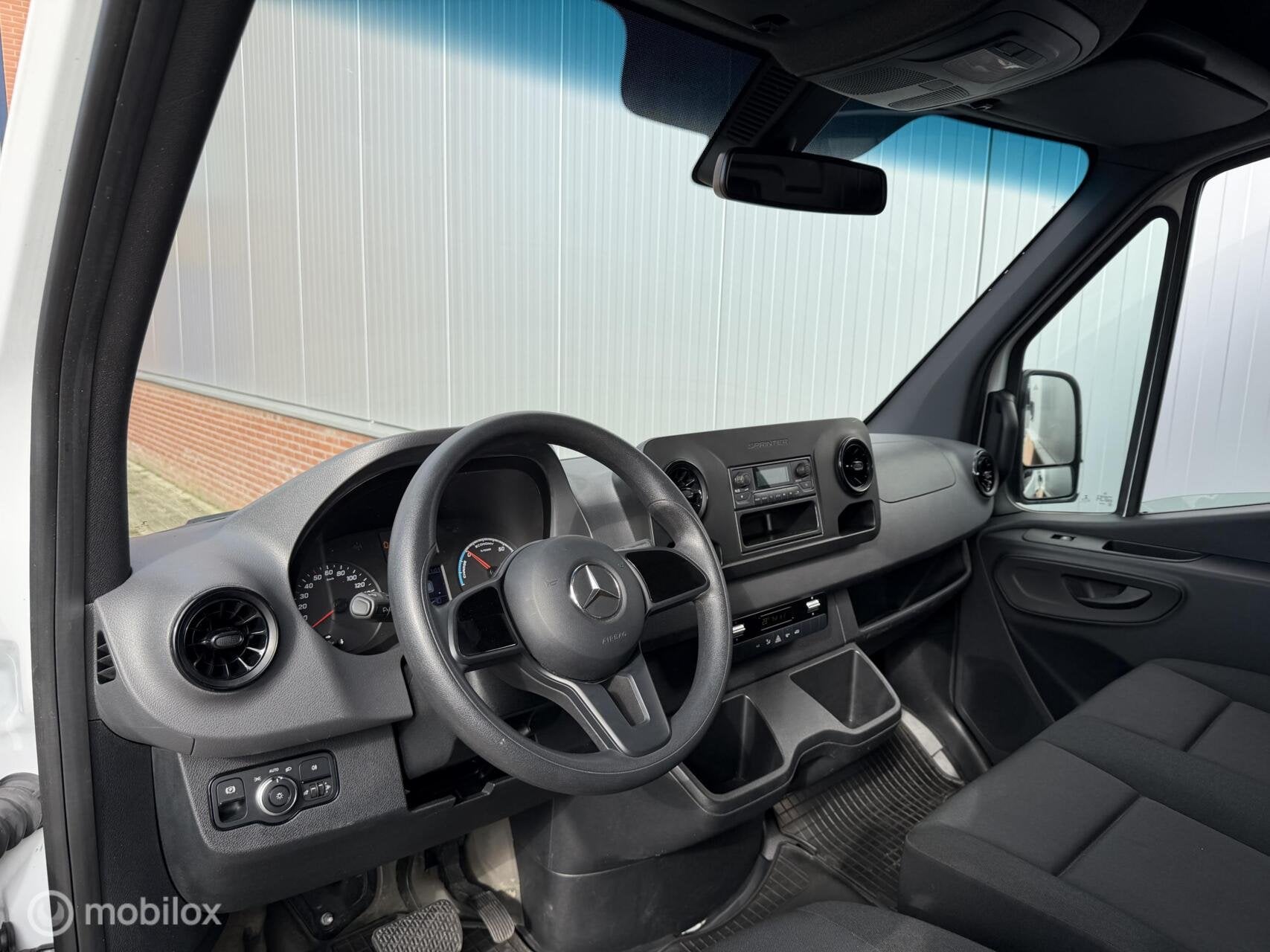 Mercedes eSprinter L2H2 55 kWh|14.052KM|Dealer|stoelver|cam, Auto's, Stof, Gebruikt, 35 kWh, Met garantie (alle)