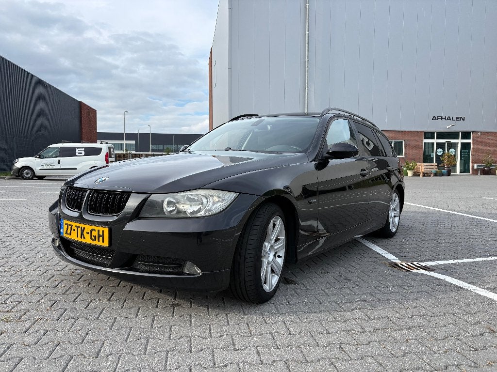 BMW 318i Touring E91 | High Executive | Ketting vervangen, 13 km/l, Achterwielaandrijving, Zwart, 4 cilinders