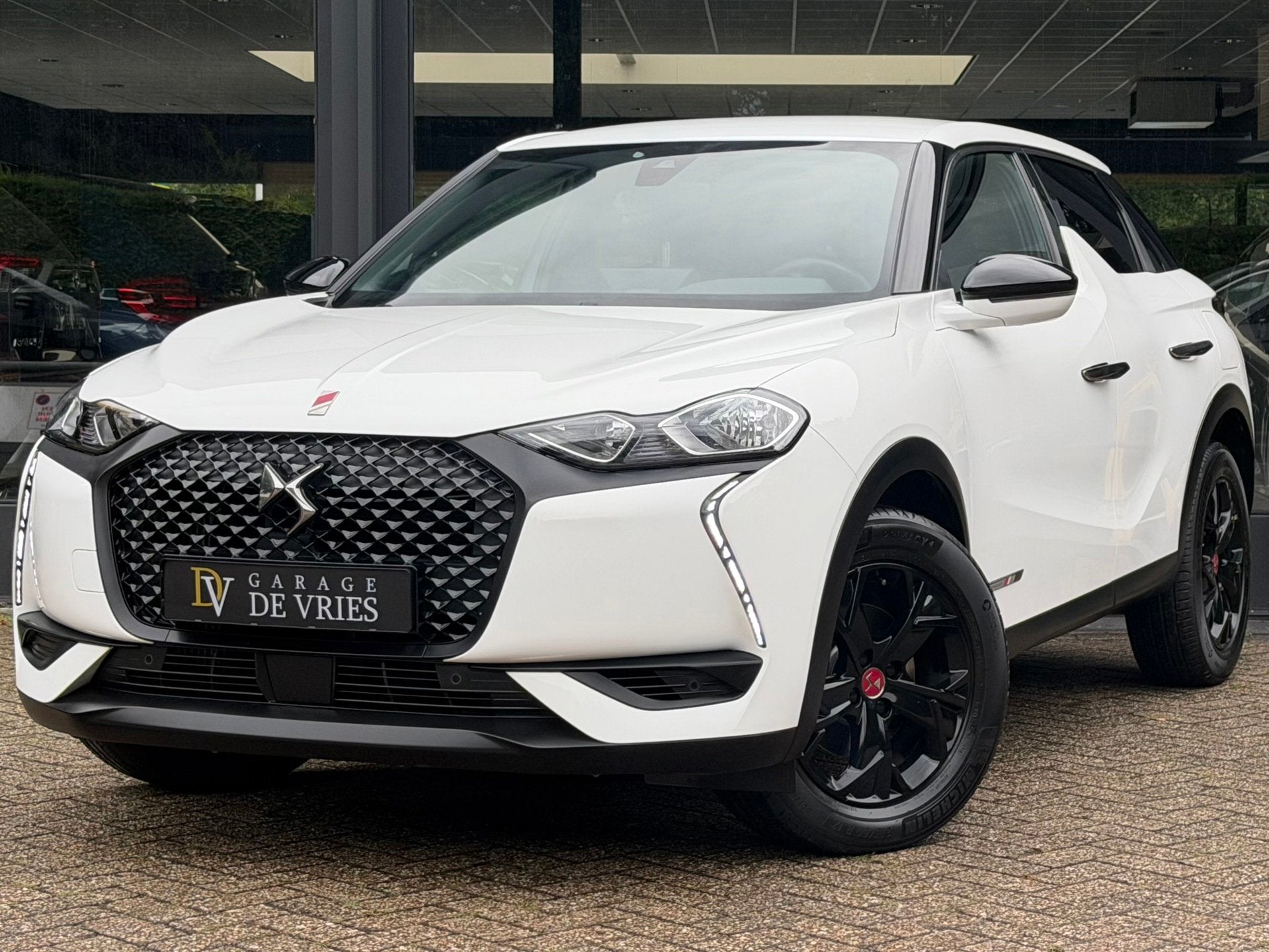 DS 3 Crossback 1.2 PureTech Performance Line+ Aut CarPlay Ca, Auto's, Dealer onderhouden, Gebruikt, Zwart, 1199 cc