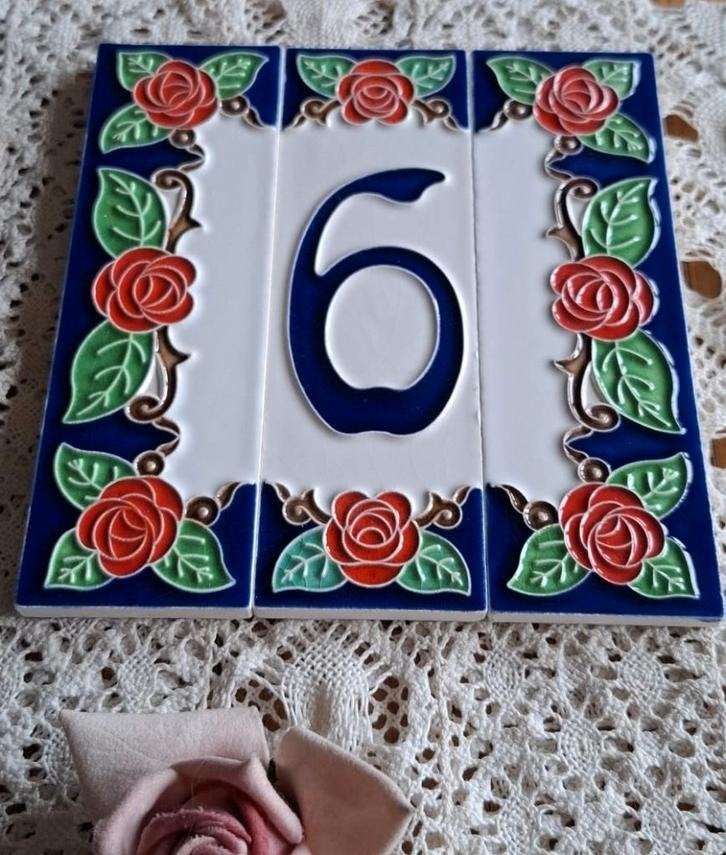 Italiaans huisnummer 6, tegeltjes, rode rozen, Ophalen of Verzenden