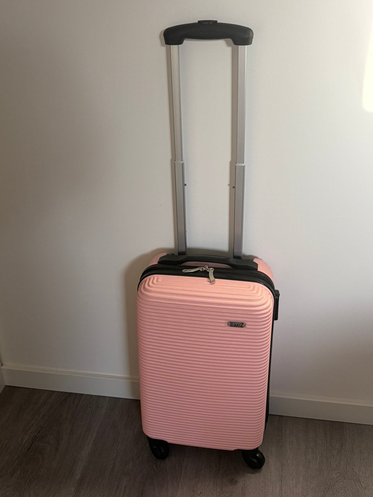 Roze travelz koffer hard kunstof, Sieraden, Tassen en Uiterlijk, Koffers, 50 tot 60 cm, Hard kunststof, Nieuw, Minder dan 35 cm