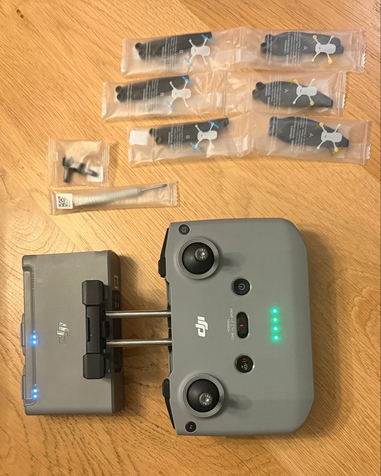 DJI Mini 2 controller + 2x batterij + lader + accessoires, Audio, Tv en Foto, Drones, Ophalen, 30 tot 45 minuten, Cameradrone