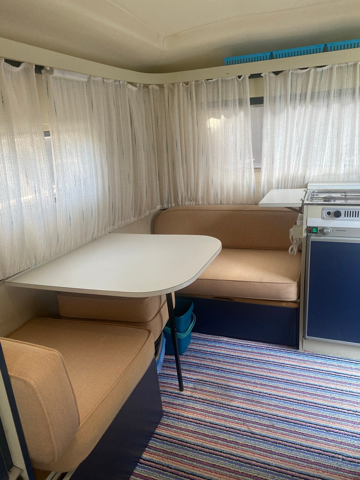Gezellige retro caravan ,,Lander”Graziella 1978, Caravans en Kamperen, Overige merken, Dwarsbed, Treinzit, Particulier