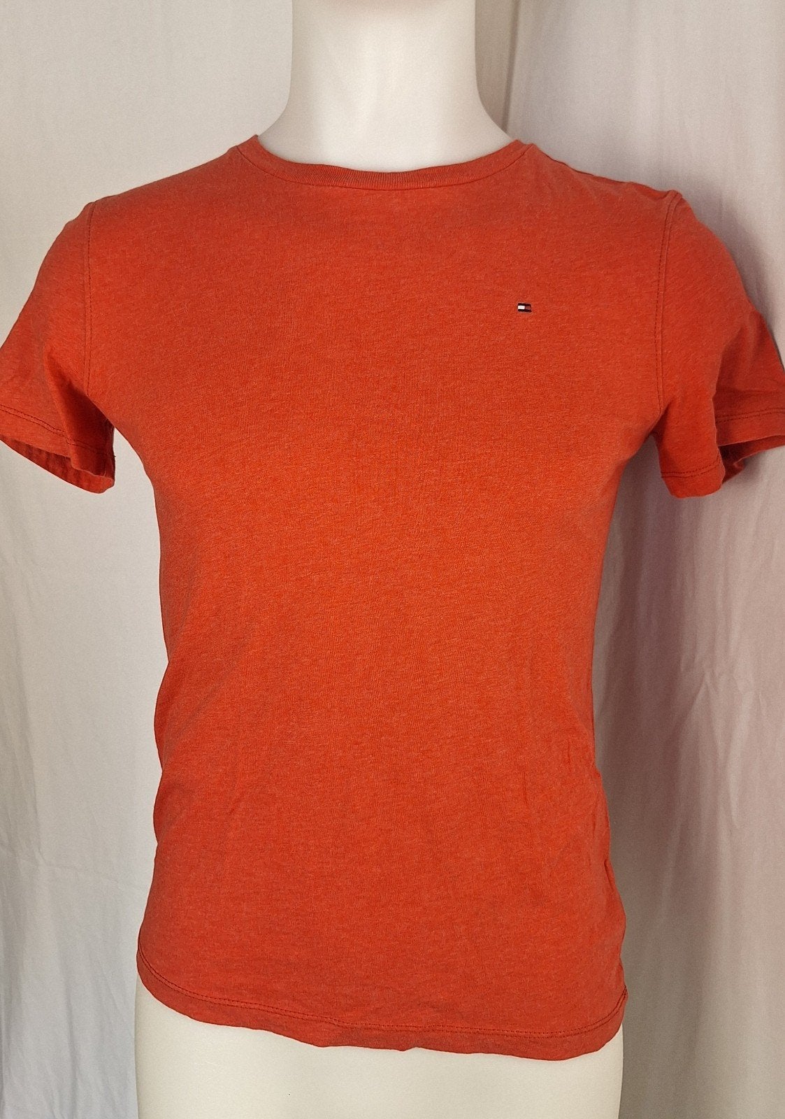 Nieuw staat - Heren Tommy Hilfiger T-shirt - Maat XS, Tommy Hilfiger, Ophalen of Verzenden, Zo goed als nieuw, Rood